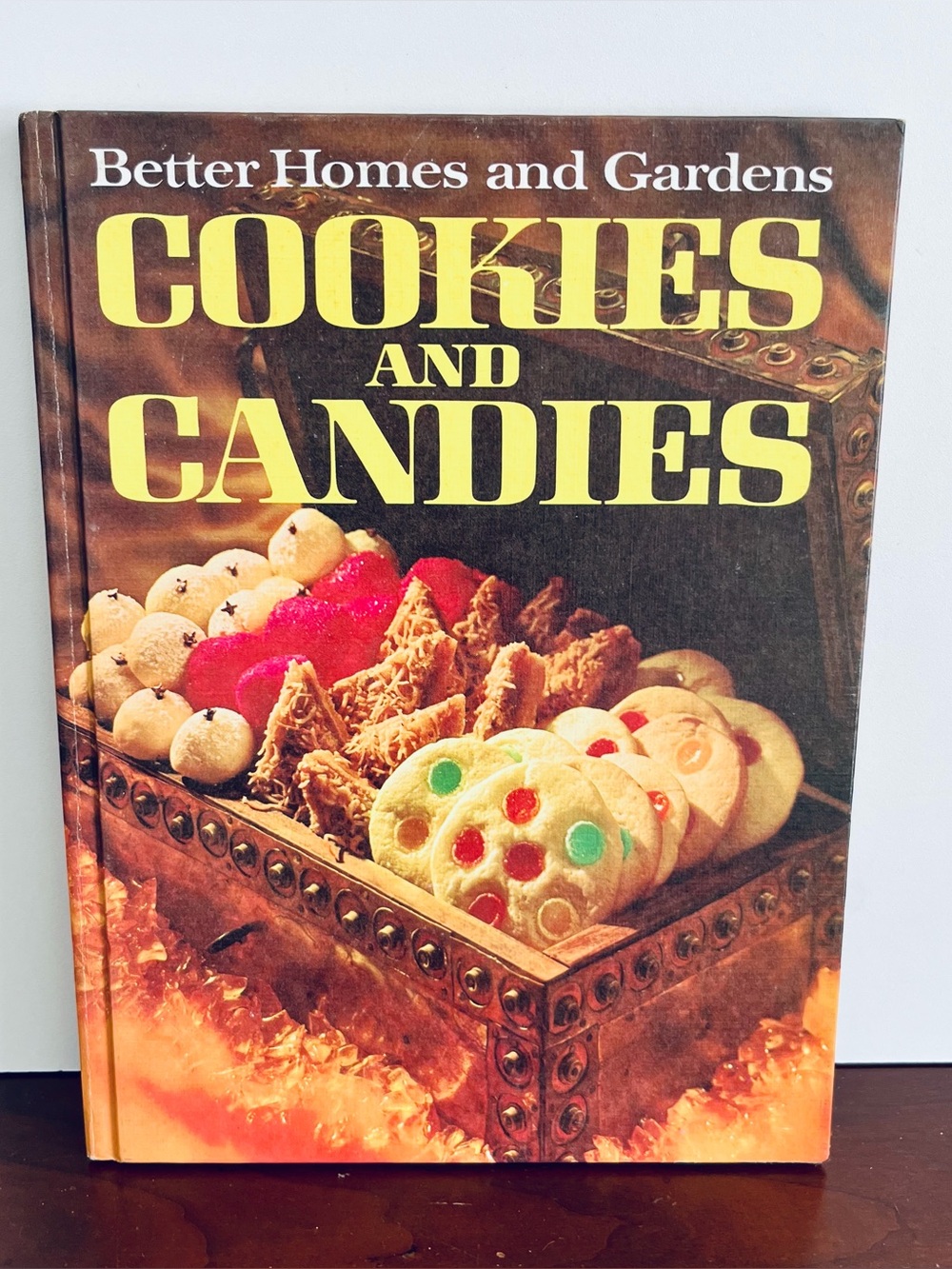 1966 Better Homes and Gardens Cookies and Candies